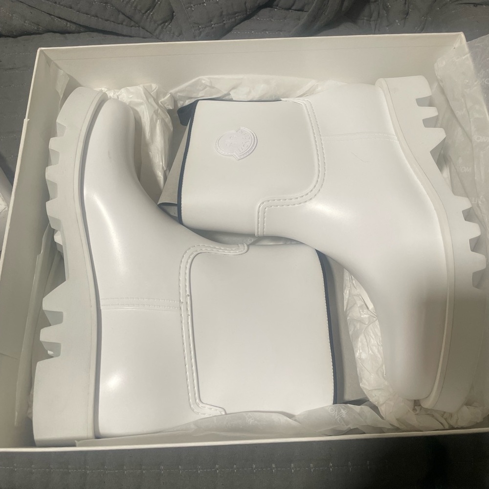 Moncler Leather White Ginette Boots EU42 (sz 9) - Picture 5 of 9